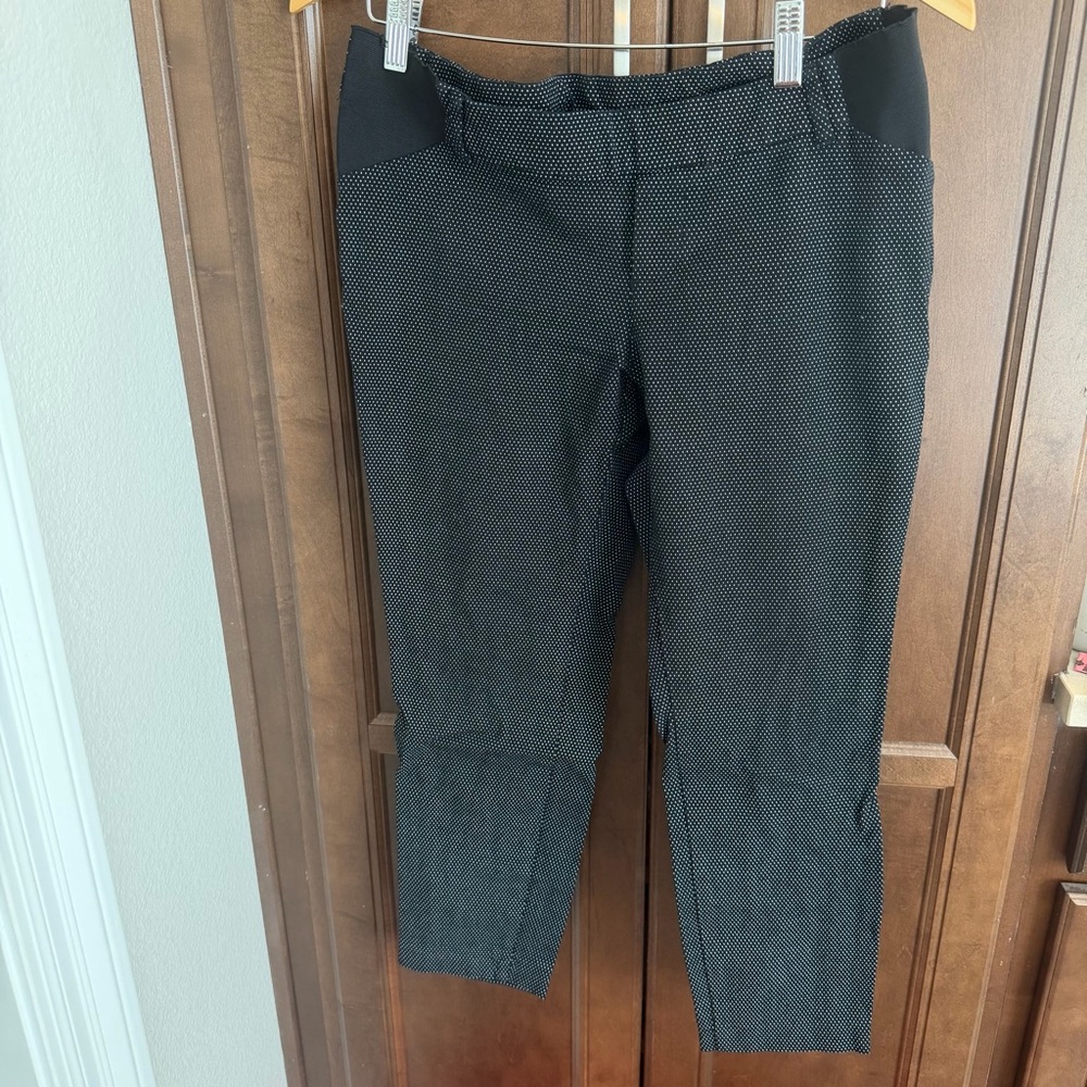 Old Navy Black and White Maternity Pixie Pants
